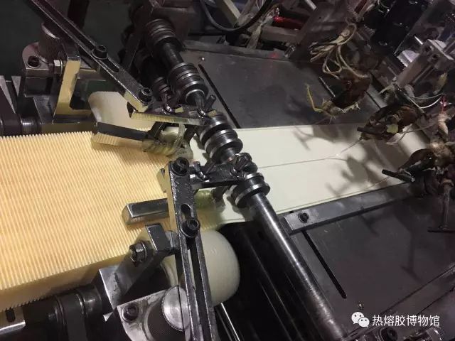胶粘剂在汽车滤清器中的应用