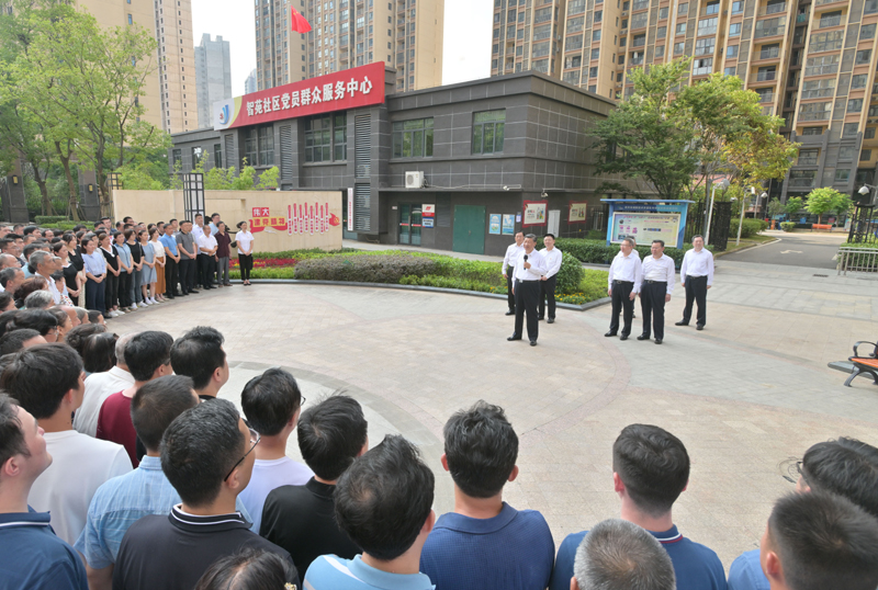 习近平：把科技的命脉牢牢掌握在自己手中